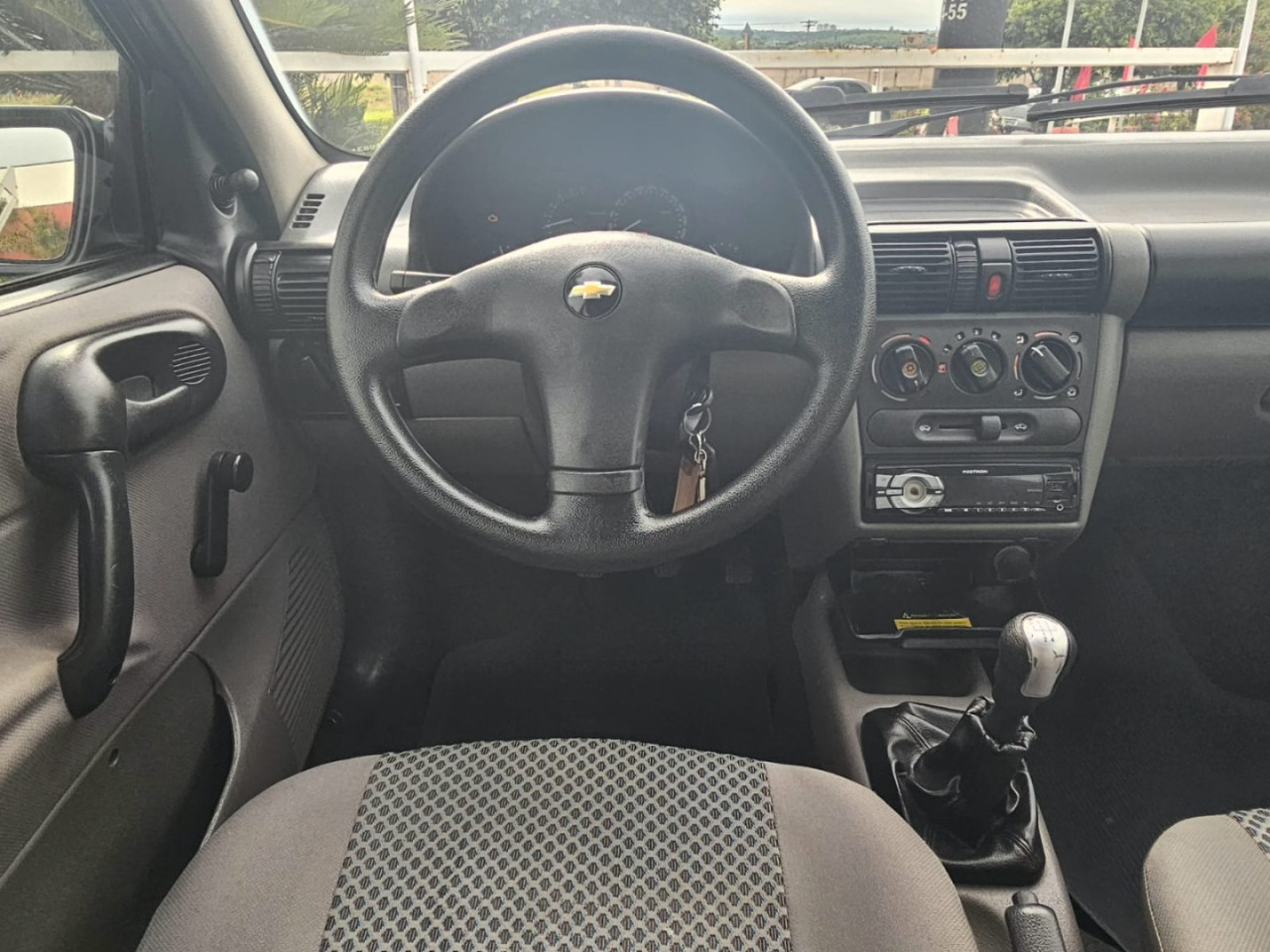 Classic Sedan 1.0 4P