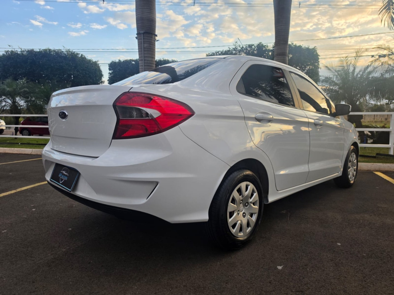 Ka + Sedan 1.0 12V 4P TI-VCT SE PLUS FLEX