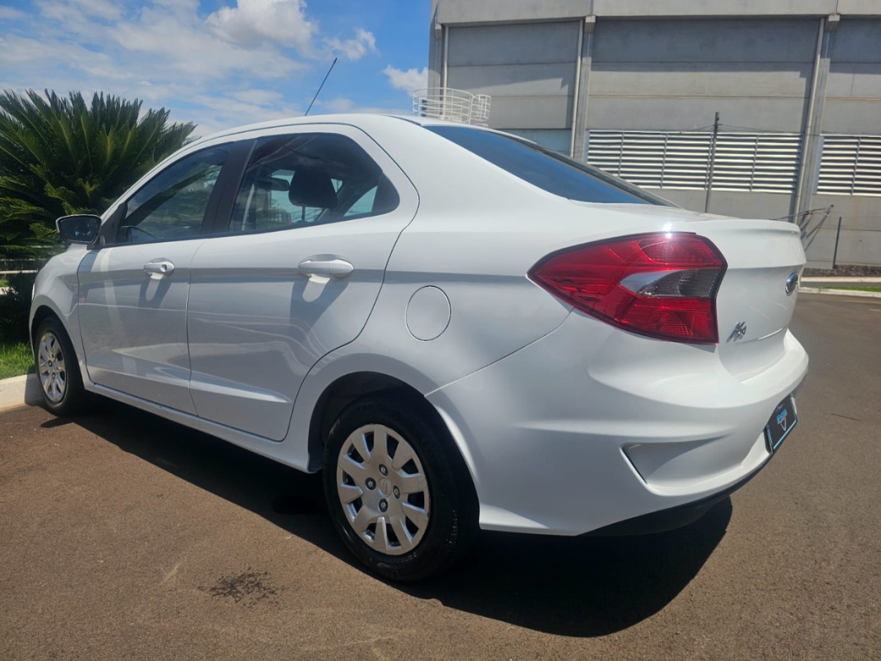 Ka + Sedan 1.0 12V 4P TI-VCT SE PLUS FLEX