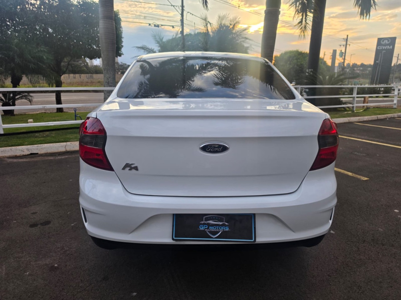 Ka + Sedan 1.0 12V 4P TI-VCT SE PLUS FLEX