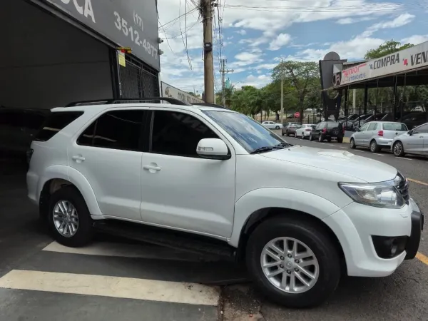 Hilux SW4 3.0 SRV 4X4 7 LUGARES 16V TURBO INTERCOOLER