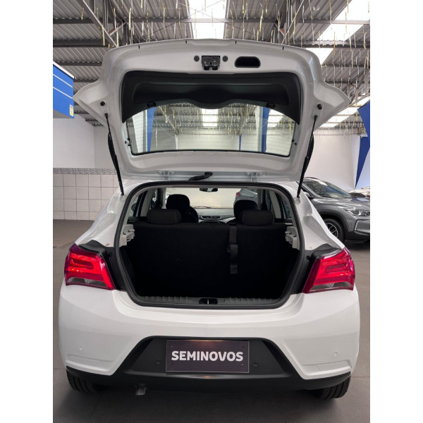 Onix Hatch 1.4 4P FLEX LT