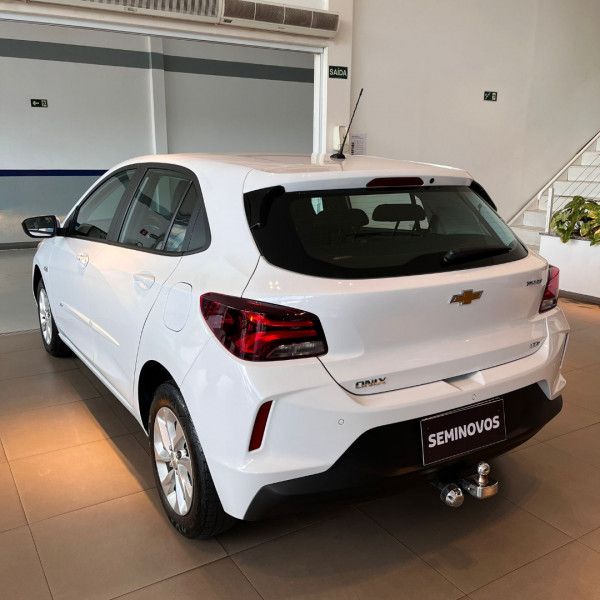 Onix Hatch 1.0 4P FLEX LTZ TURBO