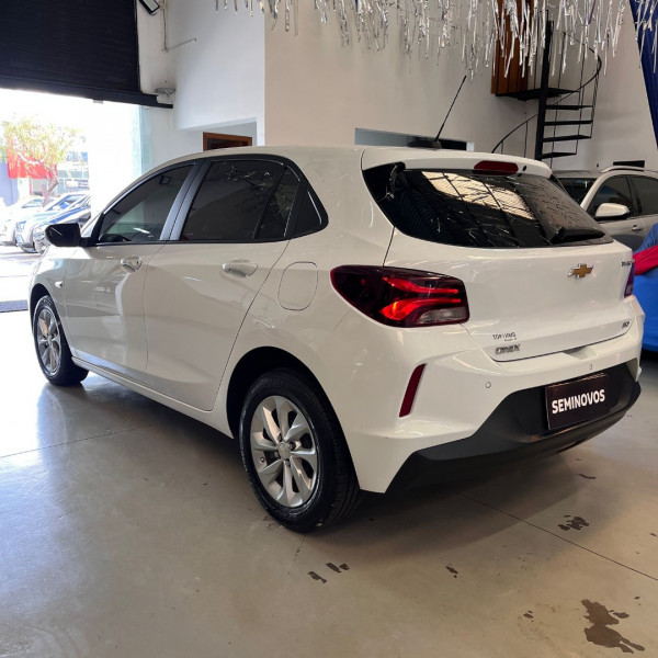 Onix Hatch 1.0 4P FLEX LTZ TURBO