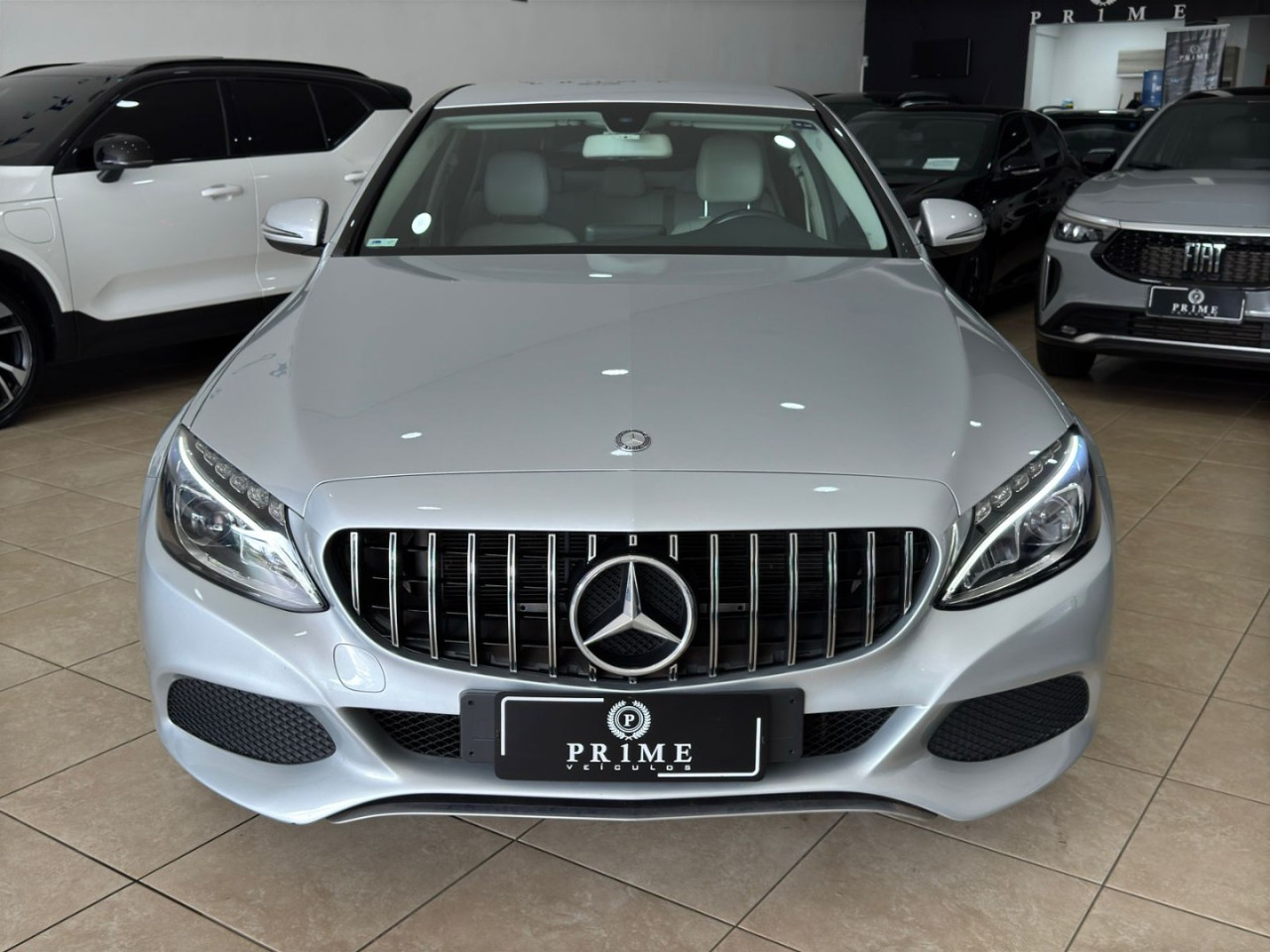 C 180 1.6 16V 4P CGI AVANTGARDE TURBO AUTOMÁTICO