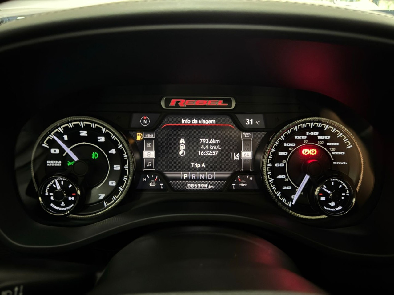 1500 5.7 V8 REBEL CABINE DUPLA 4X4 AUTOMÁTICO
