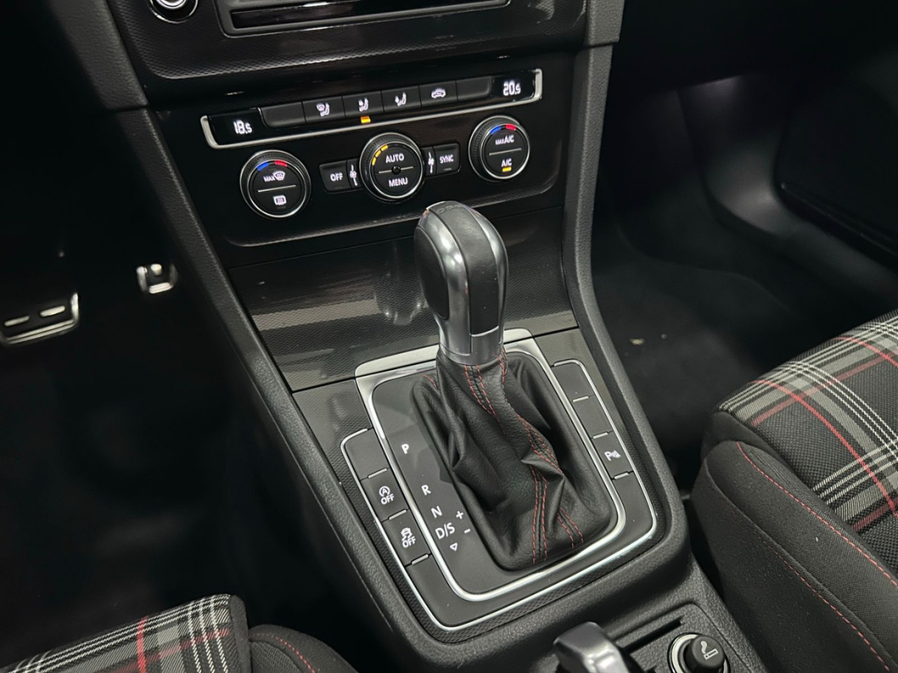 Golf 2.0 TSI GTI TURBO AUTOMÁTICO