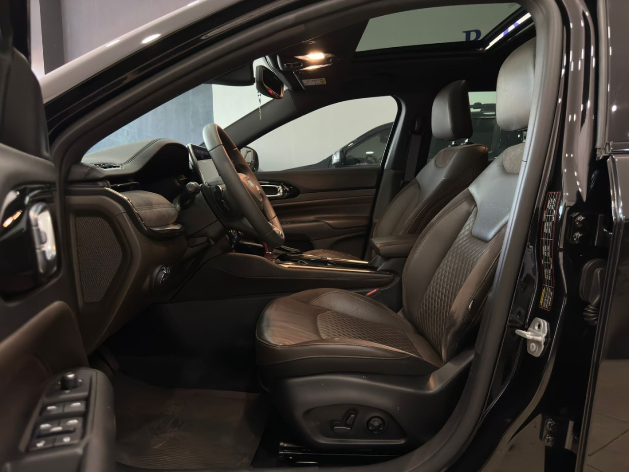 Commander 1.3 16V 4P FLEX T270 OVERLAND TURBO AUTOMÁTICO