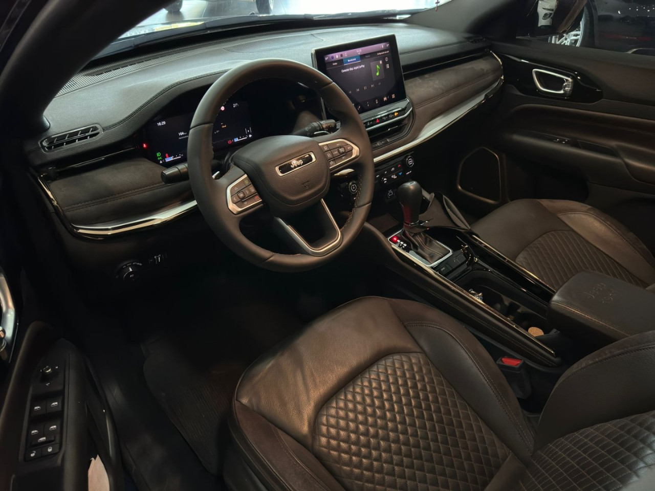 Commander 1.3 16V 4P FLEX T270 OVERLAND TURBO AUTOMÁTICO