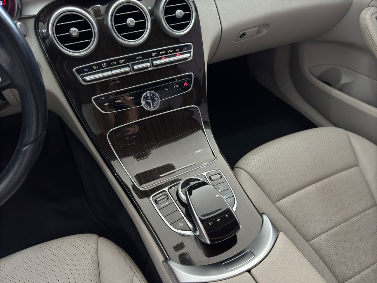 C 180 1.6 16V 4P CGI AVANTGARDE TURBO AUTOMÁTICO