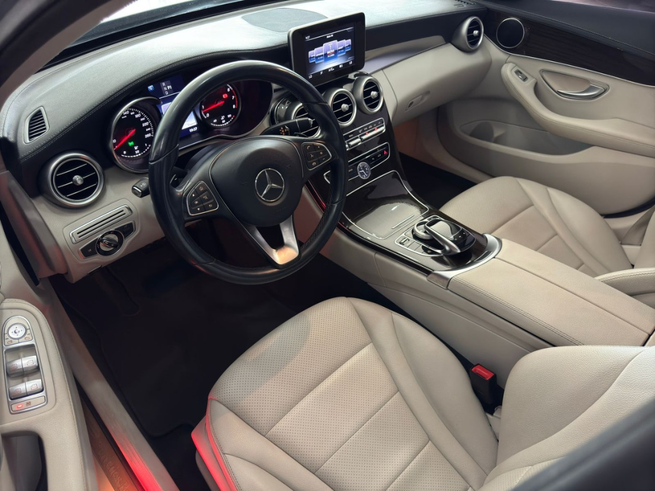 C 180 1.6 16V 4P CGI AVANTGARDE TURBO AUTOMÁTICO
