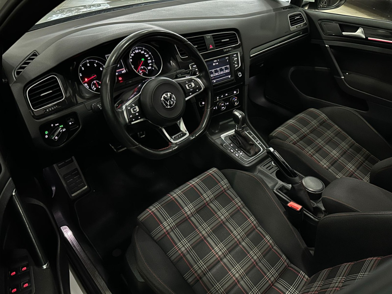 Golf 2.0 TSI GTI TURBO AUTOMÁTICO