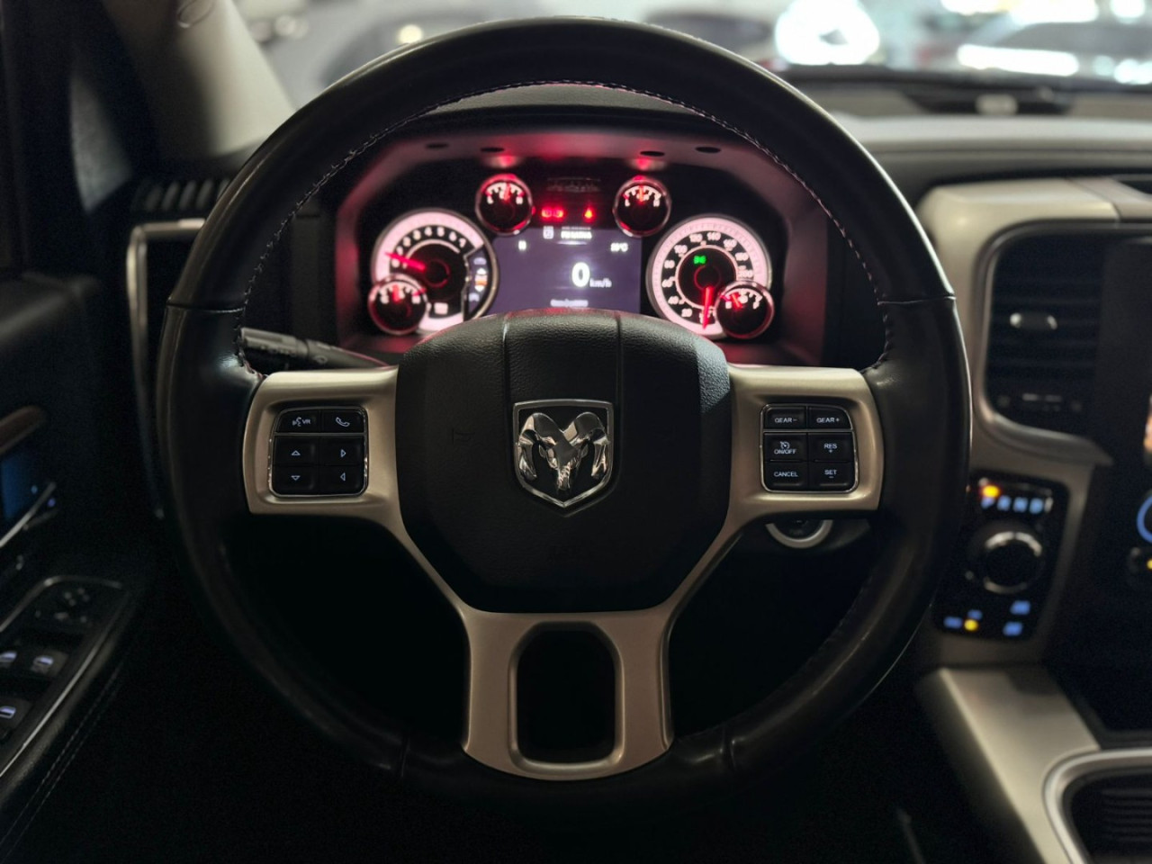 Classic 5.7 V8 32V 4P HEMI LARAMIE AUTOMÁTICO