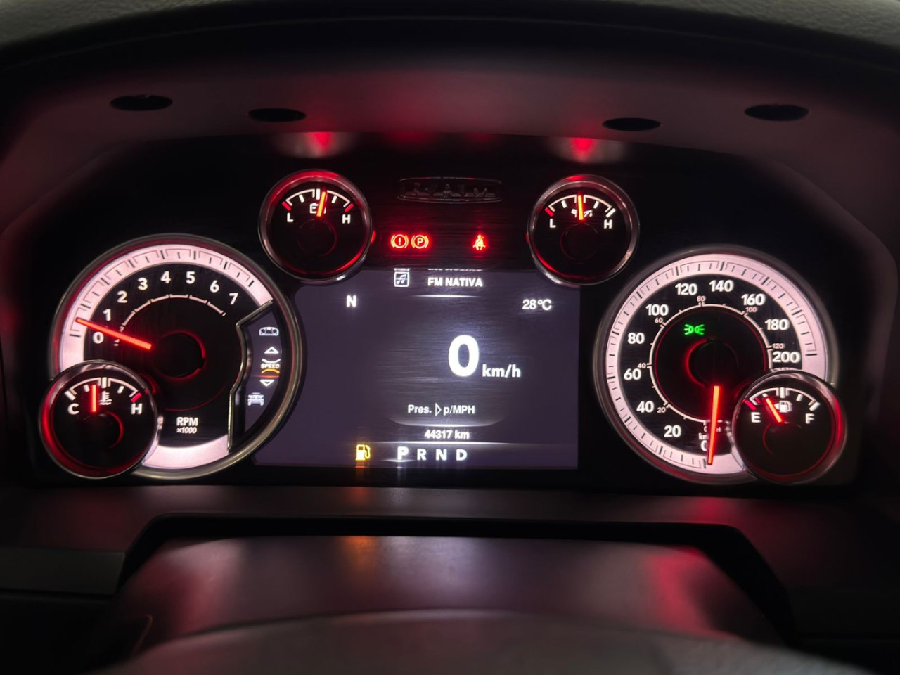 Classic 5.7 V8 32V 4P HEMI LARAMIE AUTOMÁTICO