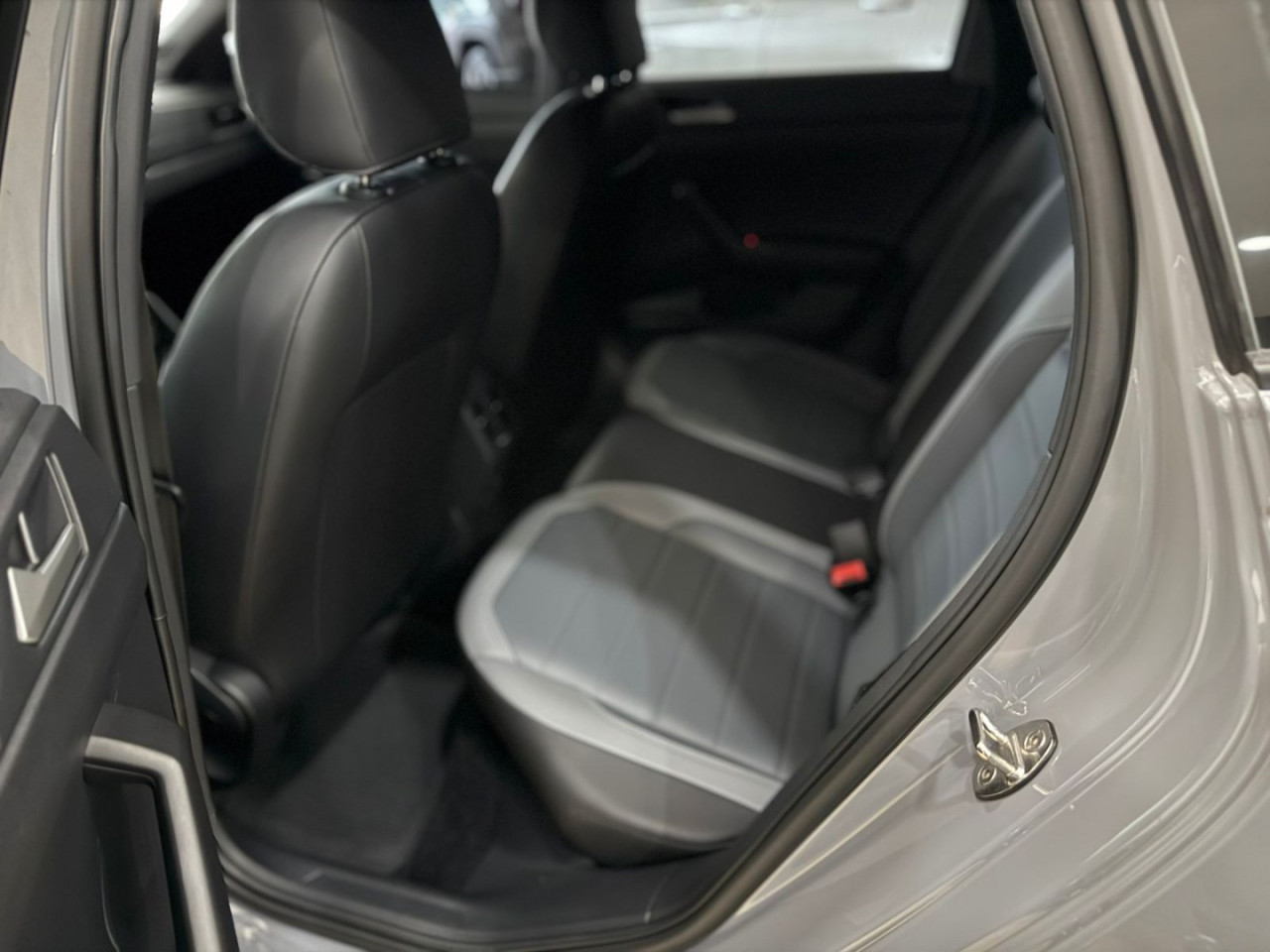 Nivus 1.0 4P FLEX 200 TSI HIGHLINE TURBO AUTOMÁTICO