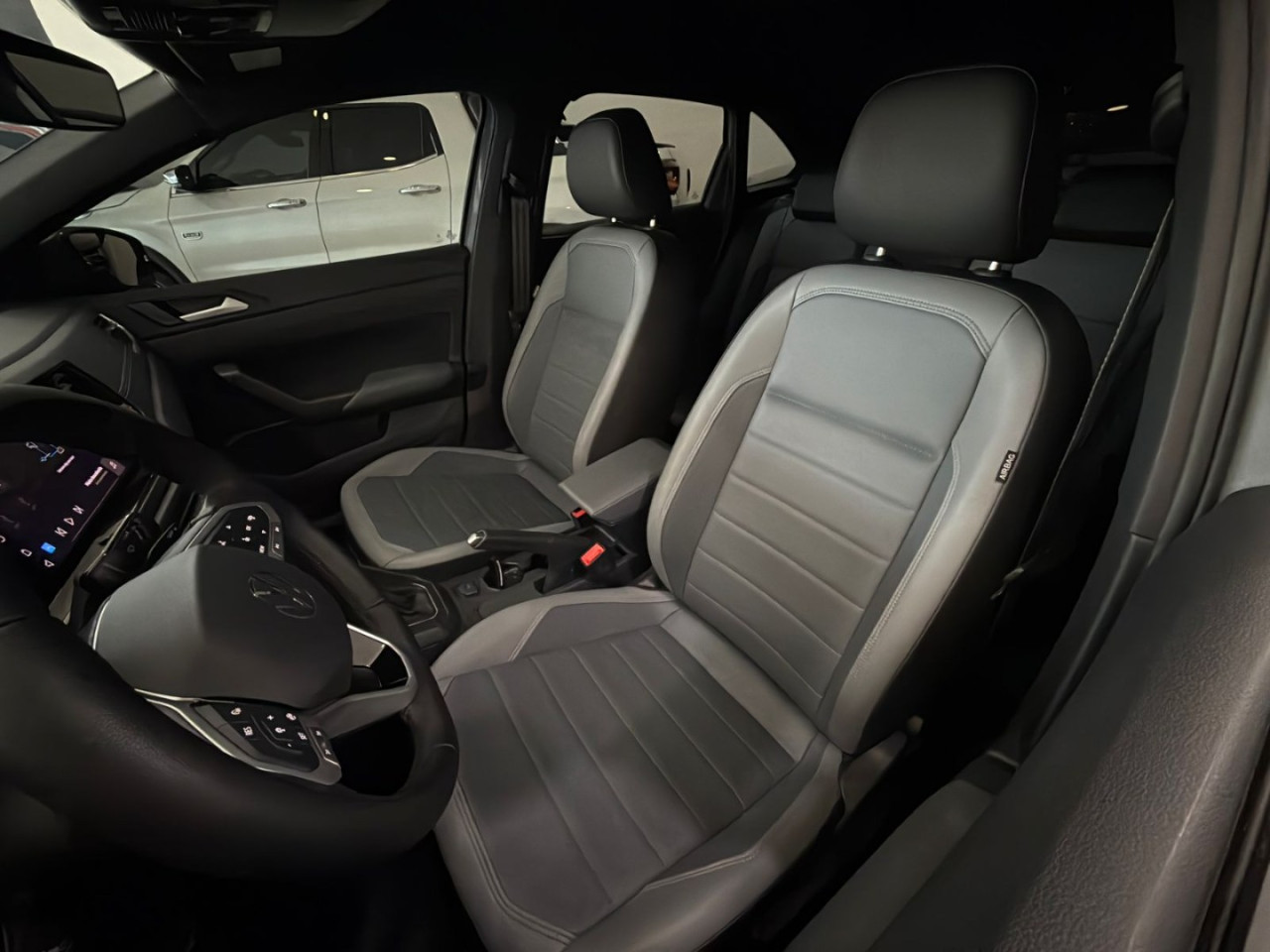 Nivus 1.0 4P FLEX 200 TSI HIGHLINE TURBO AUTOMÁTICO