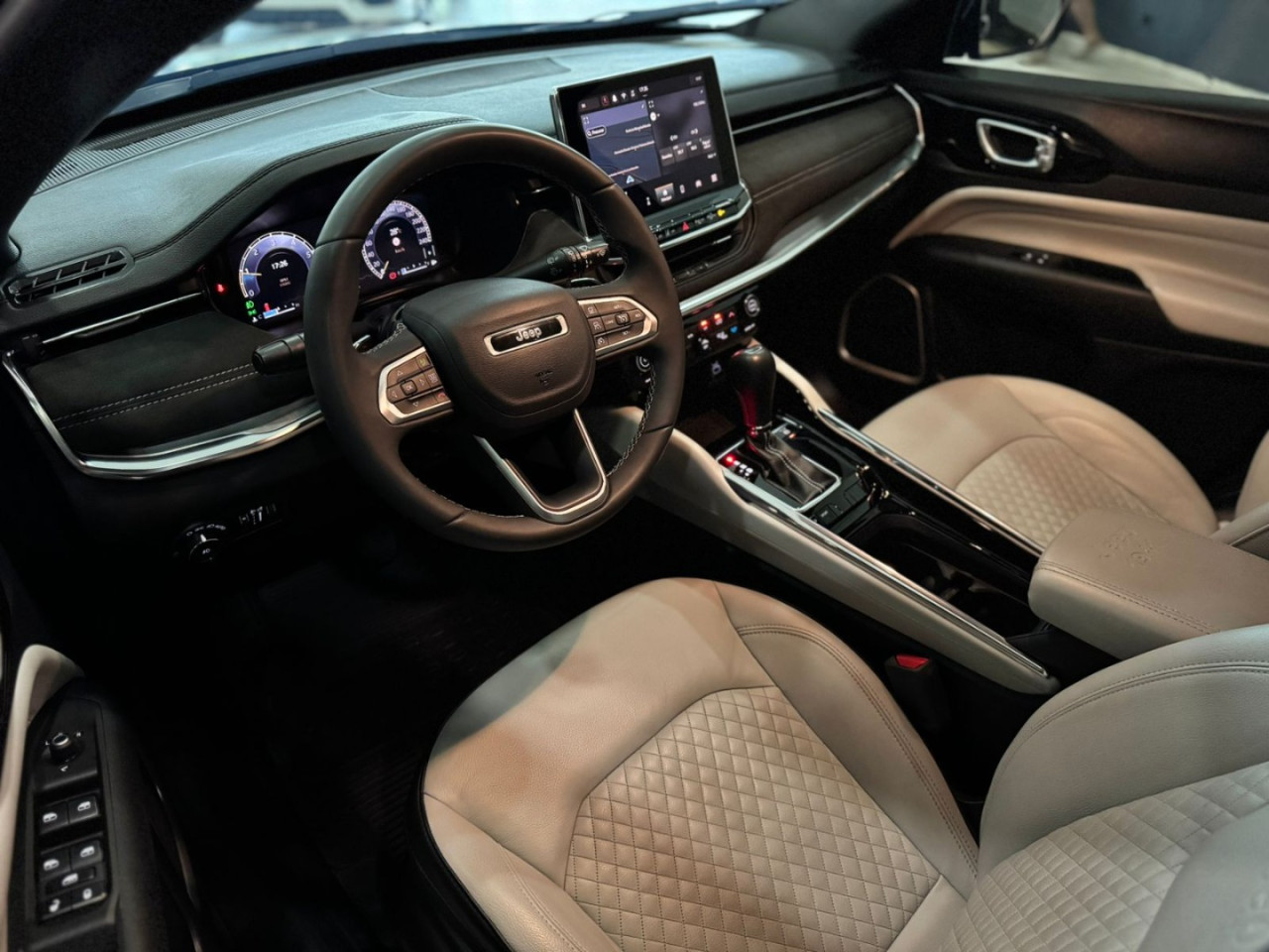 Commander 1.3 16V 4P FLEX T270 LIMITED TURBO AUTOMÁTICO