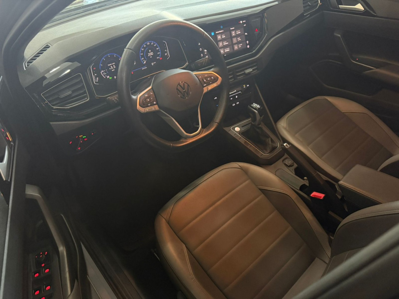 Nivus 1.0 4P FLEX 200 TSI HIGHLINE TURBO AUTOMÁTICO