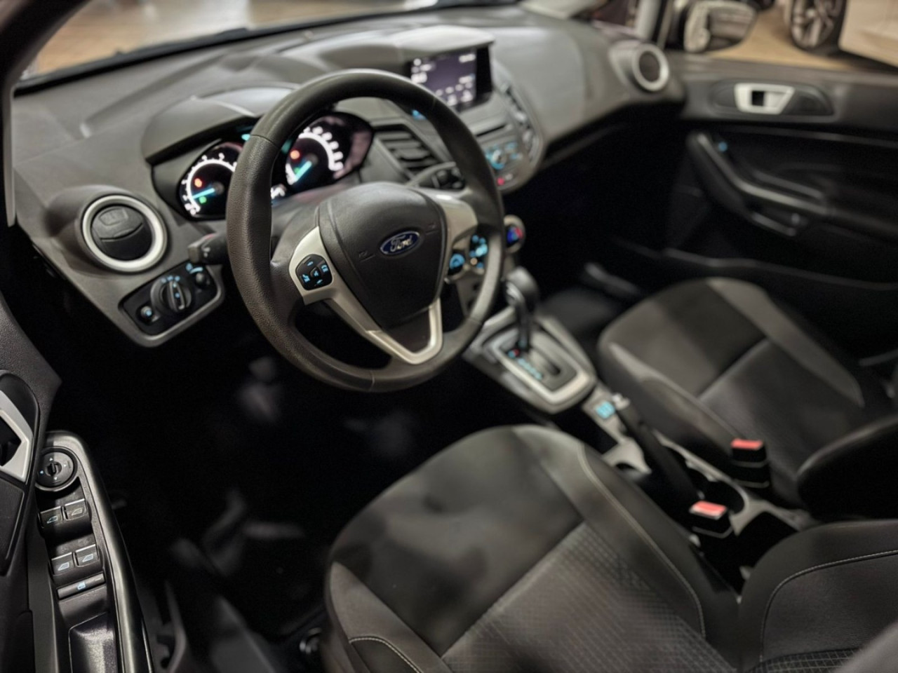 Fiesta Hatch 1.6 16V 4P FLEX SEL POWERSHIFT AUTOMÁTICO