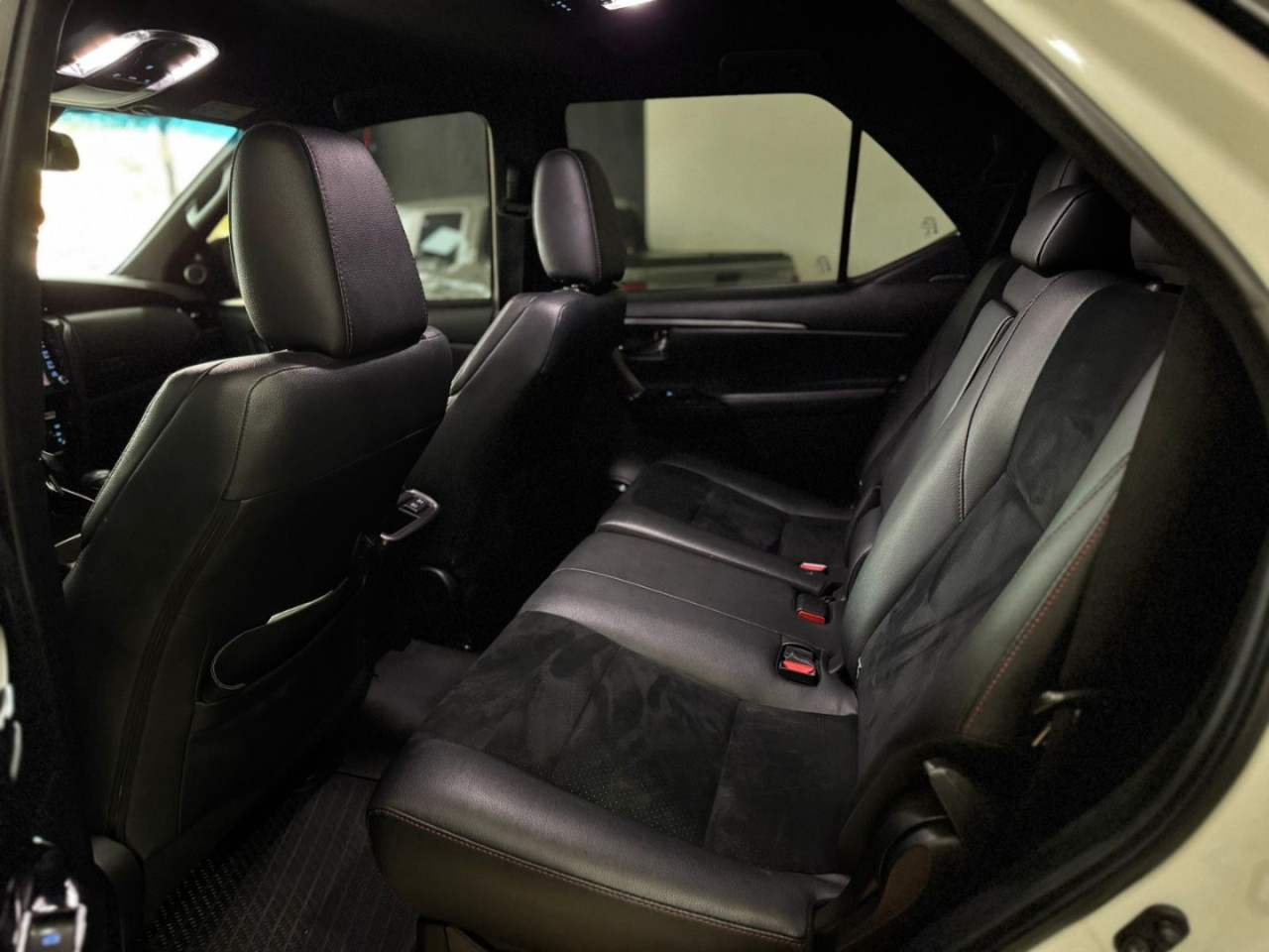 Hilux SW4 2.8 16V 4P GR-S 7 LUGARES 4X4 TURBO DIESEL AUTOMÁTICO