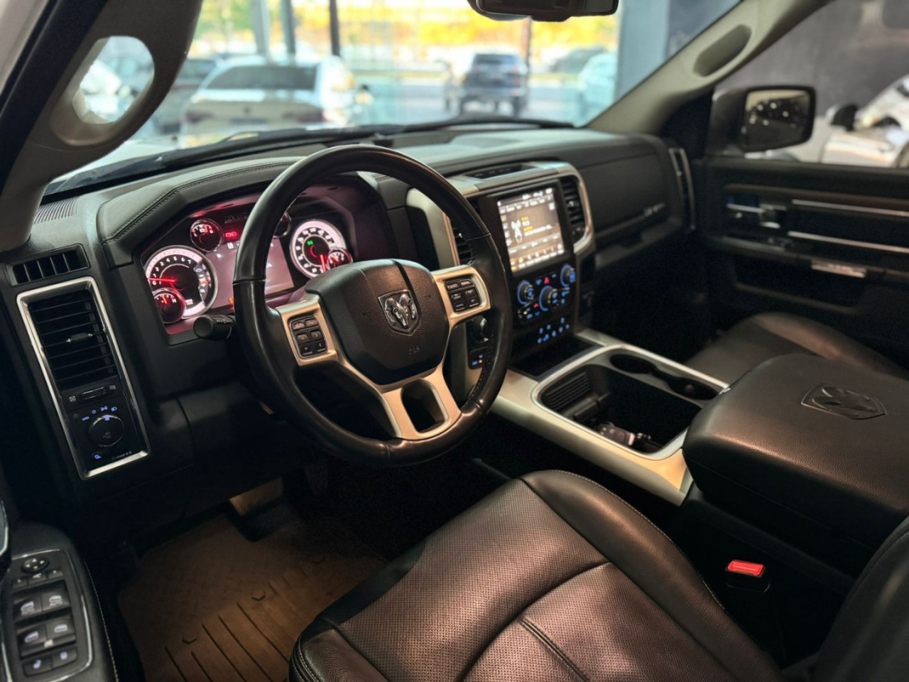 Classic 5.7 V8 32V 4P HEMI LARAMIE AUTOMÁTICO