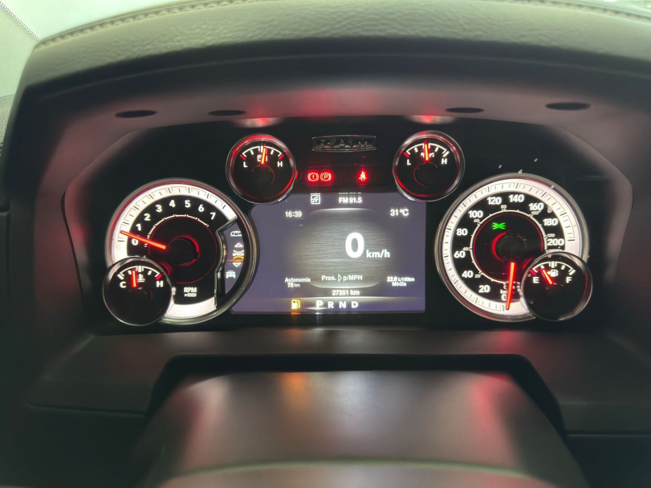 Classic 5.7 V8 32V 4P HEMI LARAMIE NIGHT EDITION AUTOMÁTICO