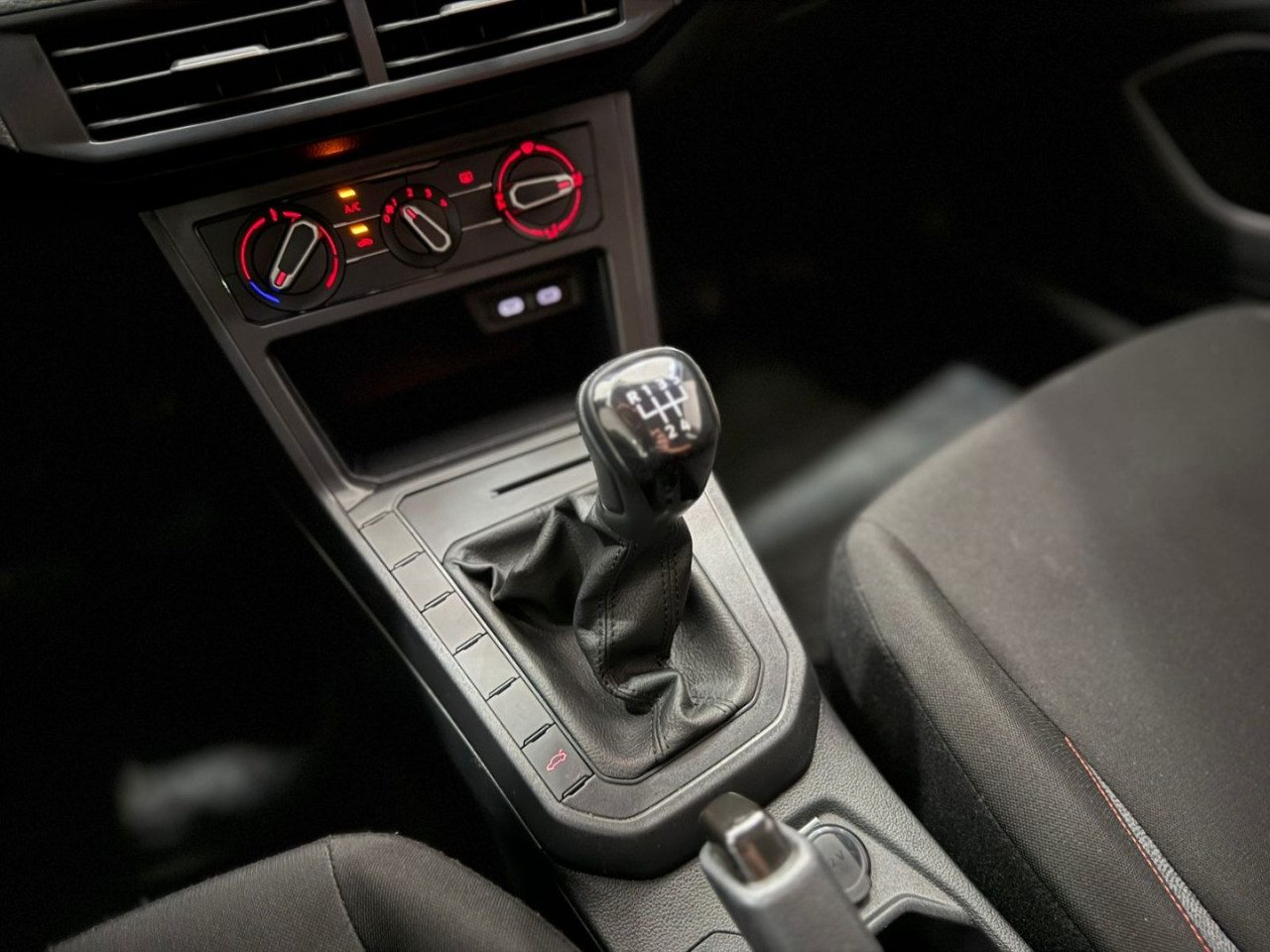 Polo Hatch 1.0 4P MPI TRACK