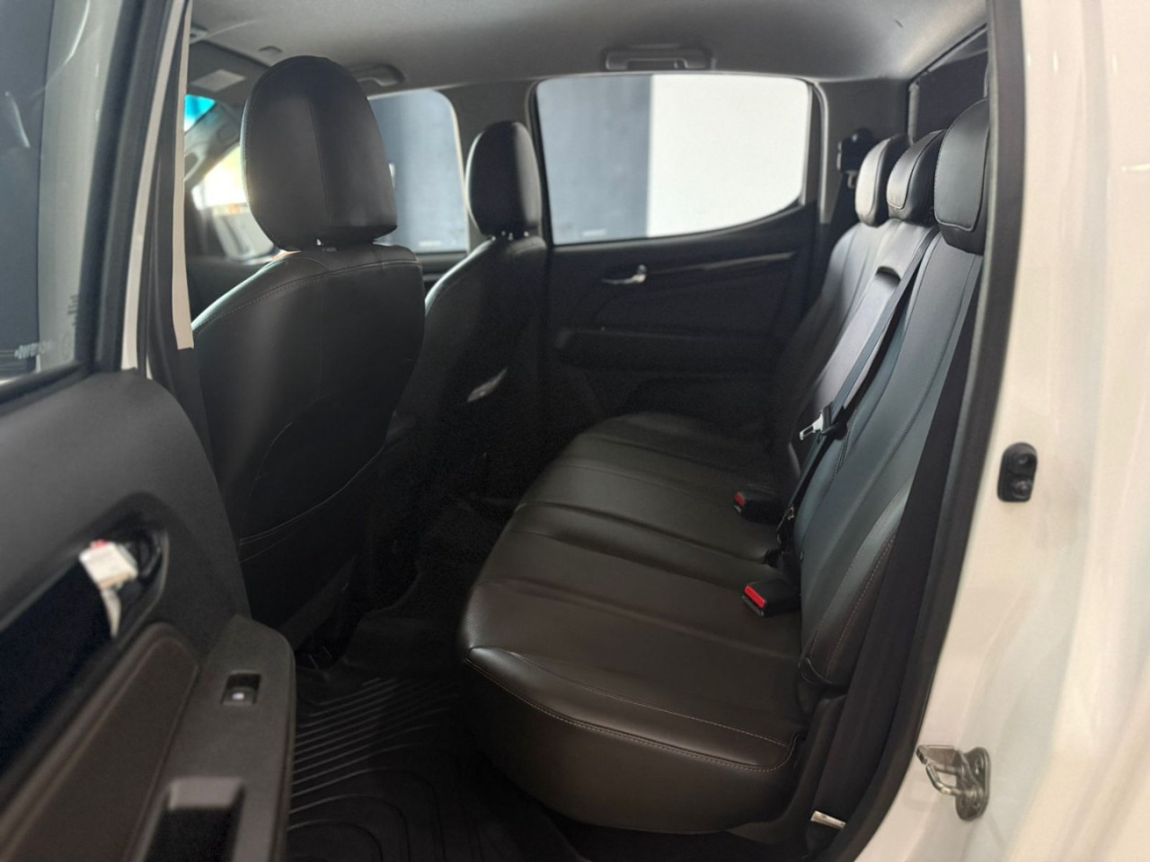 S10 2.8 12V HIGH COUNTRY CABINE DUPLA 4X4 TURBO DIESEL AUTOMÁTICO