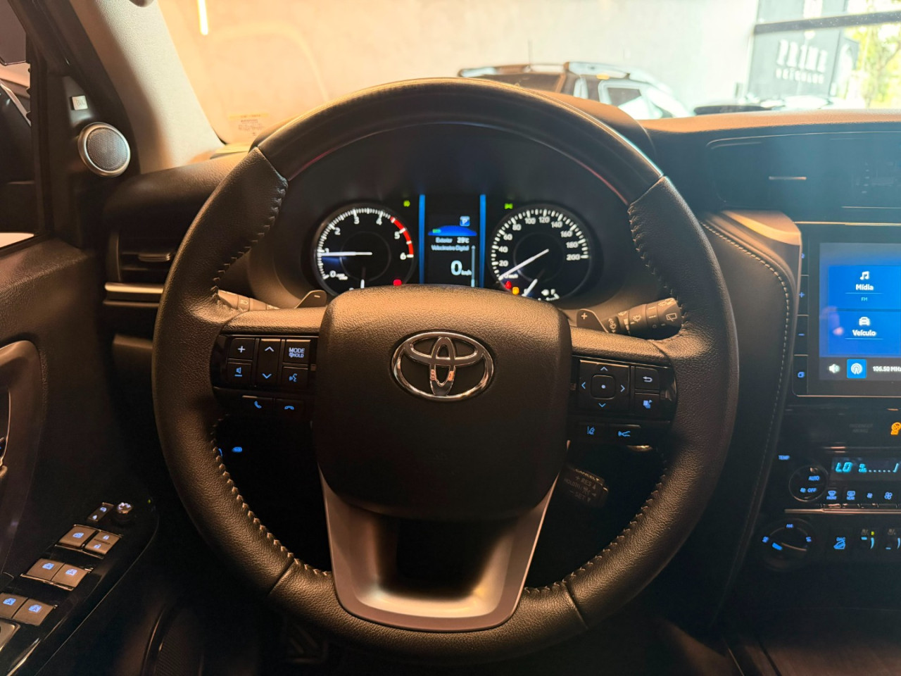 Hilux SW4 2.8 16V 4P SRX 4X4 7 LUGARES TURBO DIESEL AUTOMÁTICO