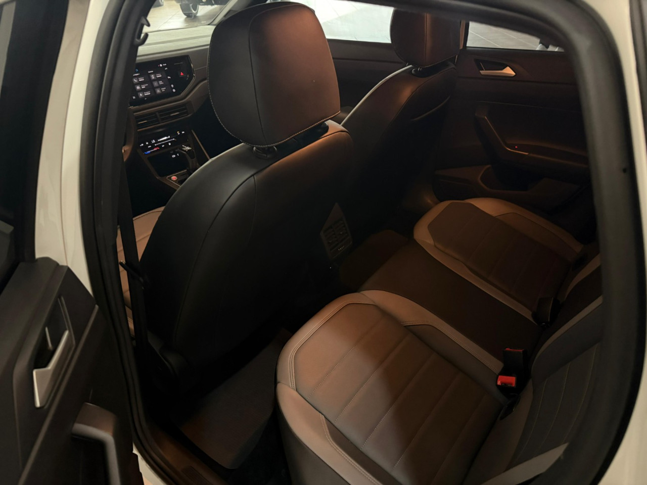 Nivus 1.0 4P FLEX 200 TSI HIGHLINE TURBO AUTOMÁTICO