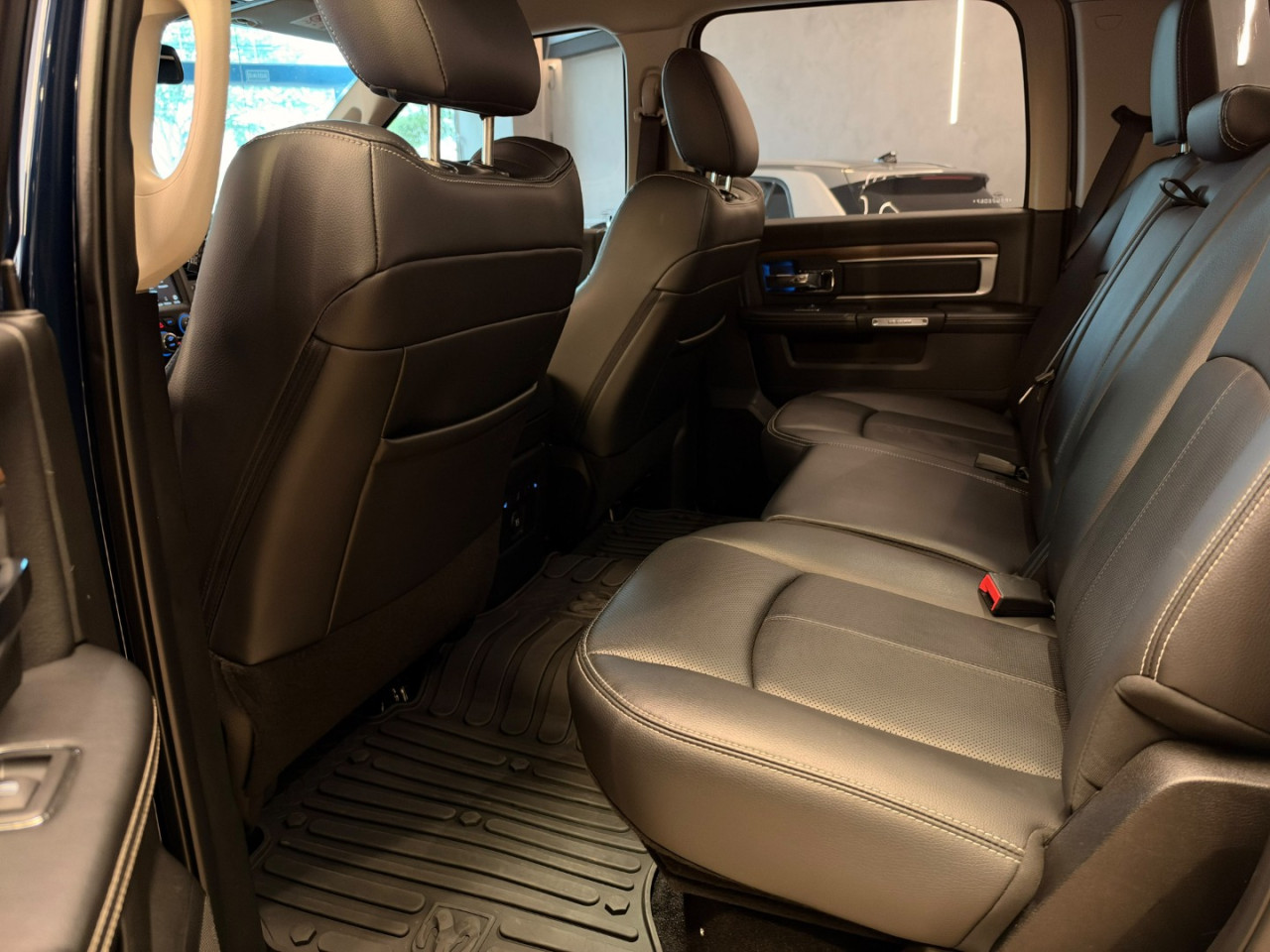 Classic 5.7 V8 32V 4P HEMI LARAMIE AUTOMÁTICO
