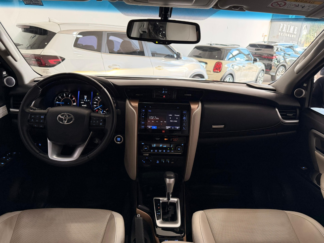 Hilux SW4 2.8 4P SRX 4X4 DIAMOND 7 LUGARES TURBO DIESEL AUTOMÁTICO