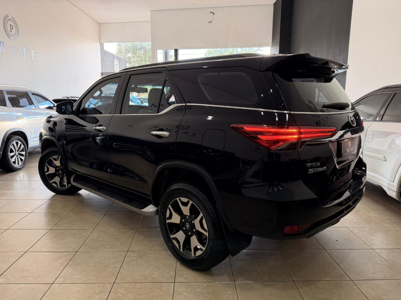 Hilux SW4 2.8 4P SRX 4X4 DIAMOND 7 LUGARES TURBO DIESEL AUTOMÁTICO