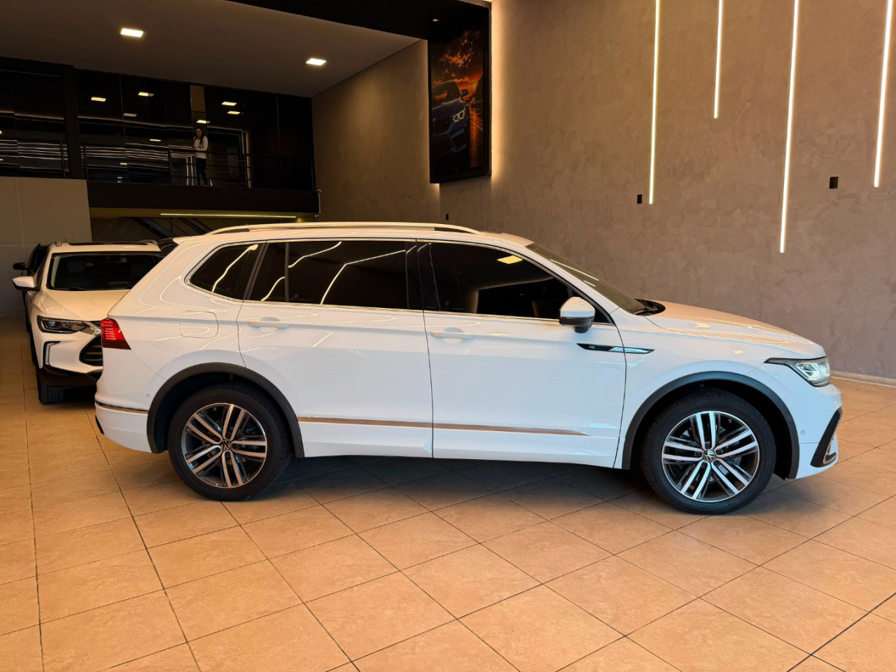 Tiguan 2.0 16V 4P TSI 300 TURBO R-LINE AUTOMÁTICO