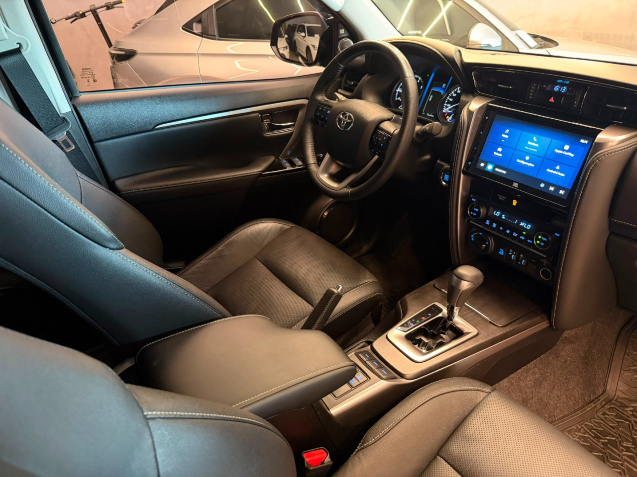 Hilux SW4 2.8 16V 4P SRX 4X4 7 LUGARES TURBO DIESEL AUTOMÁTICO