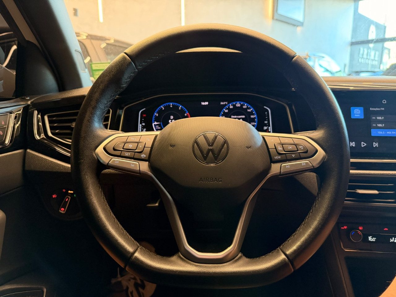 Nivus 1.0 4P FLEX 200 TSI HIGHLINE TURBO AUTOMÁTICO