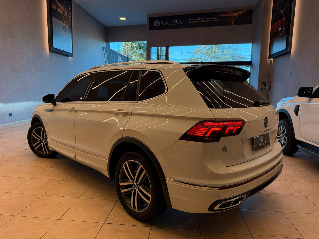 Tiguan 2.0 16V 4P TSI 300 TURBO R-LINE AUTOMÁTICO