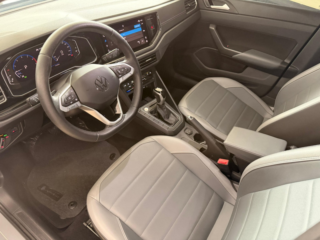 Nivus 1.0 4P FLEX 200 TSI HIGHLINE TURBO AUTOMÁTICO