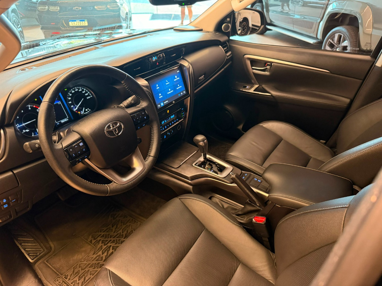 Hilux SW4 2.8 16V 4P SRX 4X4 7 LUGARES TURBO DIESEL AUTOMÁTICO