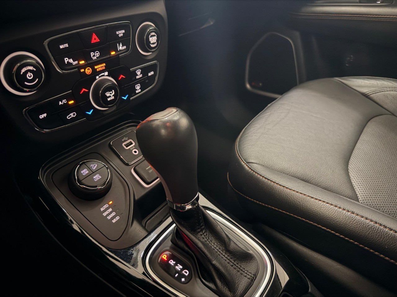 Compass 2.0 16V 4P 350 LIMITED 4X4 TURBO DIESEL AUTOMÁTICO