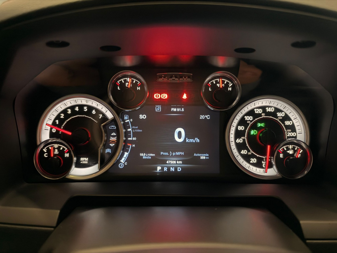 Classic 5.7 V8 32V 4P HEMI LARAMIE AUTOMÁTICO
