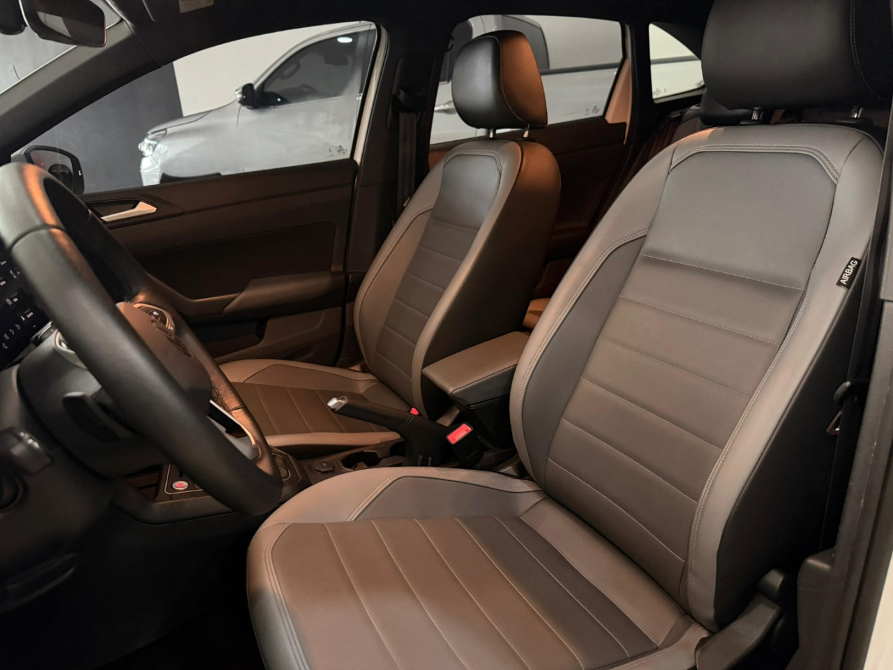 Nivus 1.0 4P FLEX 200 TSI HIGHLINE TURBO AUTOMÁTICO