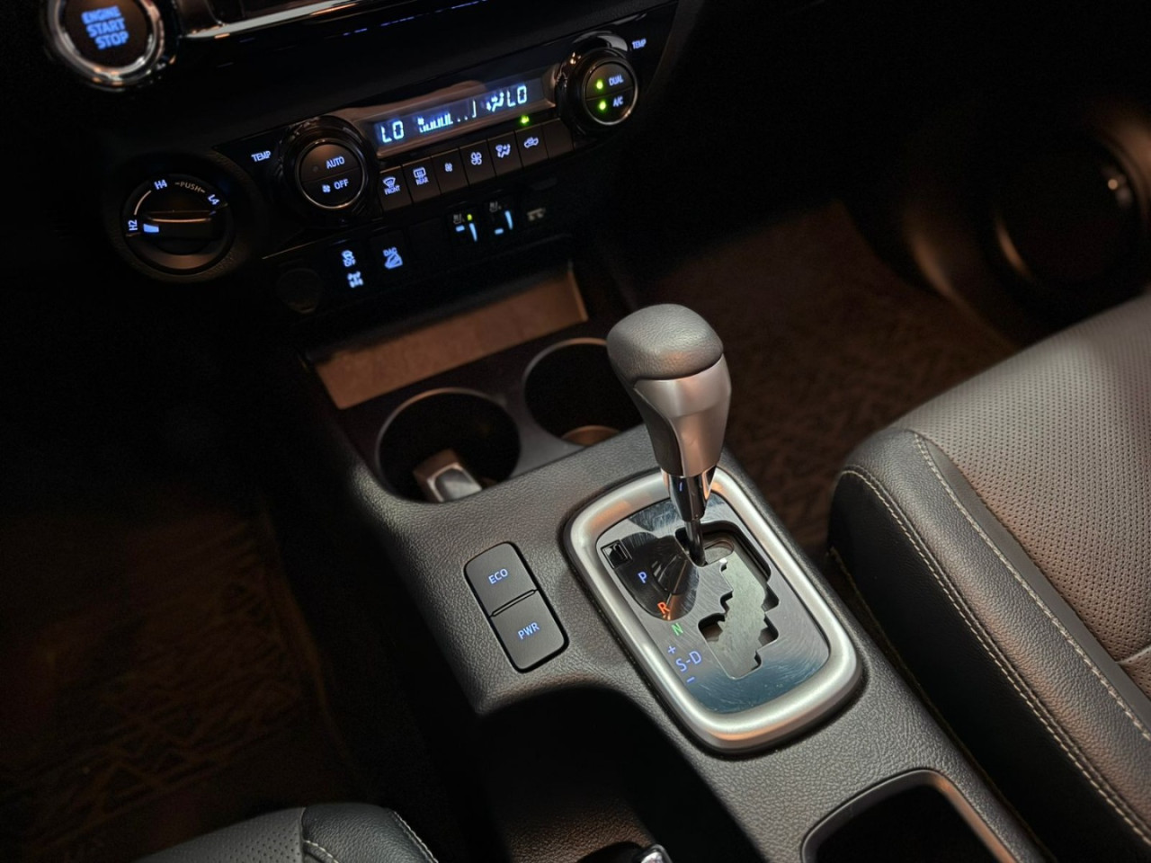 Hilux Caminhonete 2.8 16V SRX PLUS 4X4 TURBO DIESEL CABINE DUPLA AUTOMÁTICO