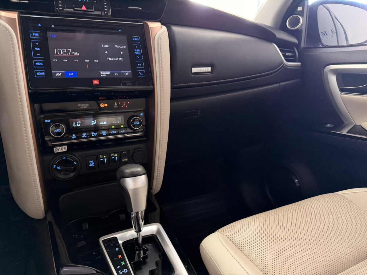 Hilux SW4 2.8 4P SRX 4X4 DIAMOND 7 LUGARES TURBO DIESEL AUTOMÁTICO