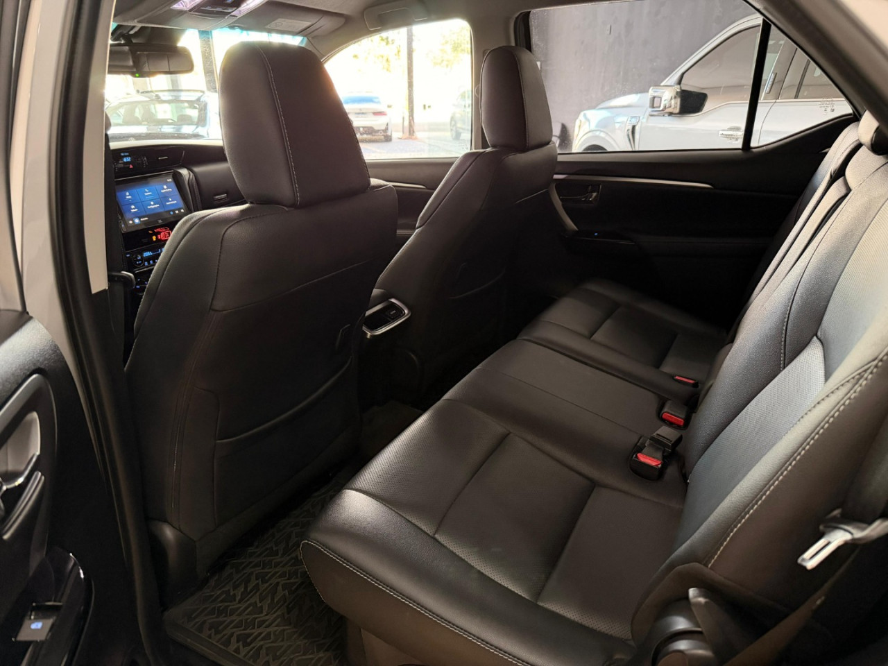 Hilux SW4 2.8 16V 4P SRX PLATINUM 4X4 7 LUGARES TURBO DIESEL AUTOMÁTICO