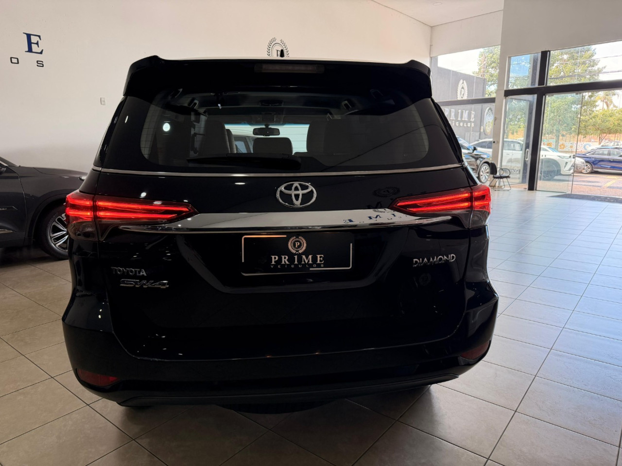 Hilux SW4 2.8 4P SRX 4X4 DIAMOND 7 LUGARES TURBO DIESEL AUTOMÁTICO