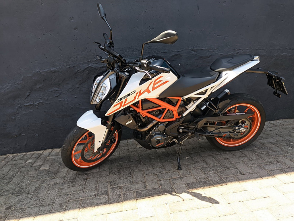 390 Duke Modelo sem Versão