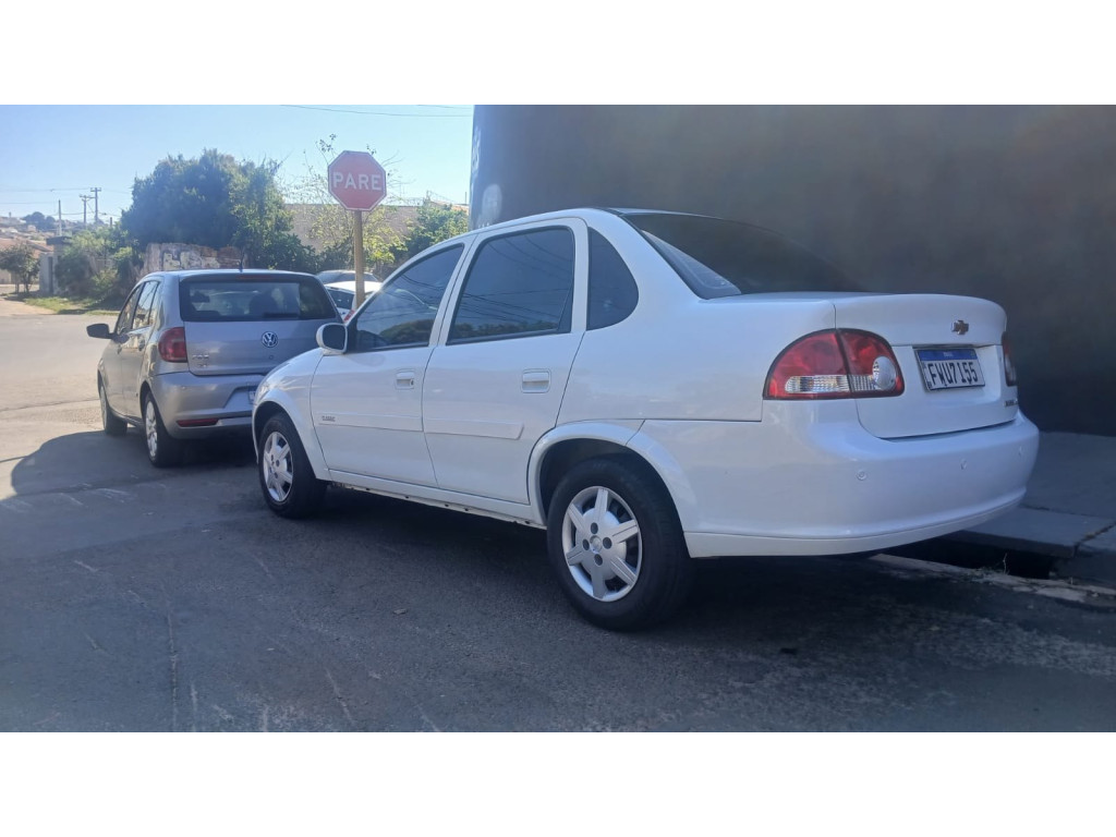 Classic Sedan 1.0 4P VHCE FLEX
