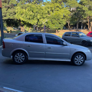 Astra Sedan 1.8 4P