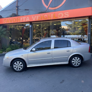 Astra Sedan 1.8 4P